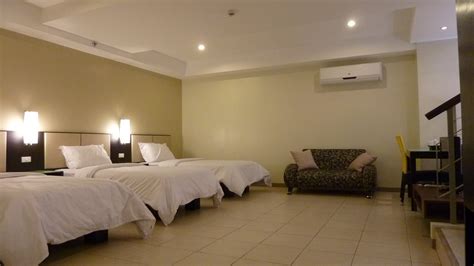 circle inn iloilo city center|Rooms available at Circle Inn .